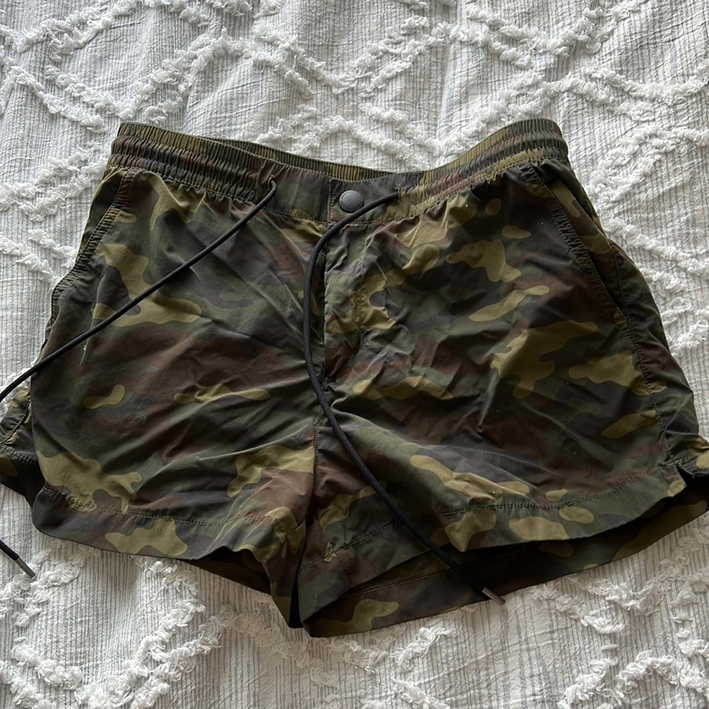 American Eagle camo shorts